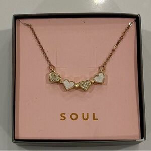 NWT Magnetic hearts clover dainty necklace
